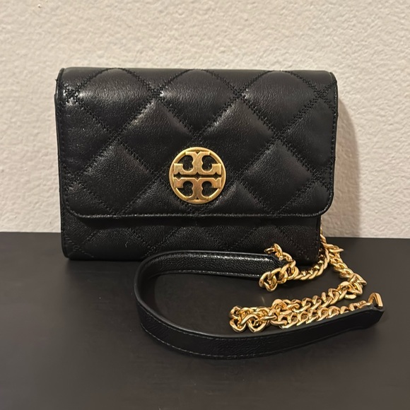 Tory Burch Handbags - Tory Burch purse color black gold chins